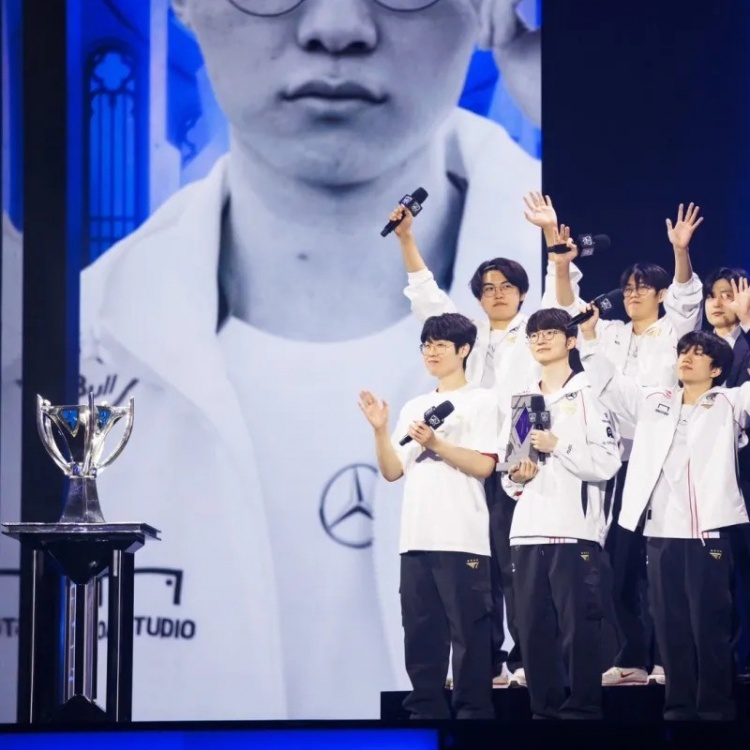 T1以3-2的比分战胜BLG，斩获2024全球总决赛冠军的简单介绍