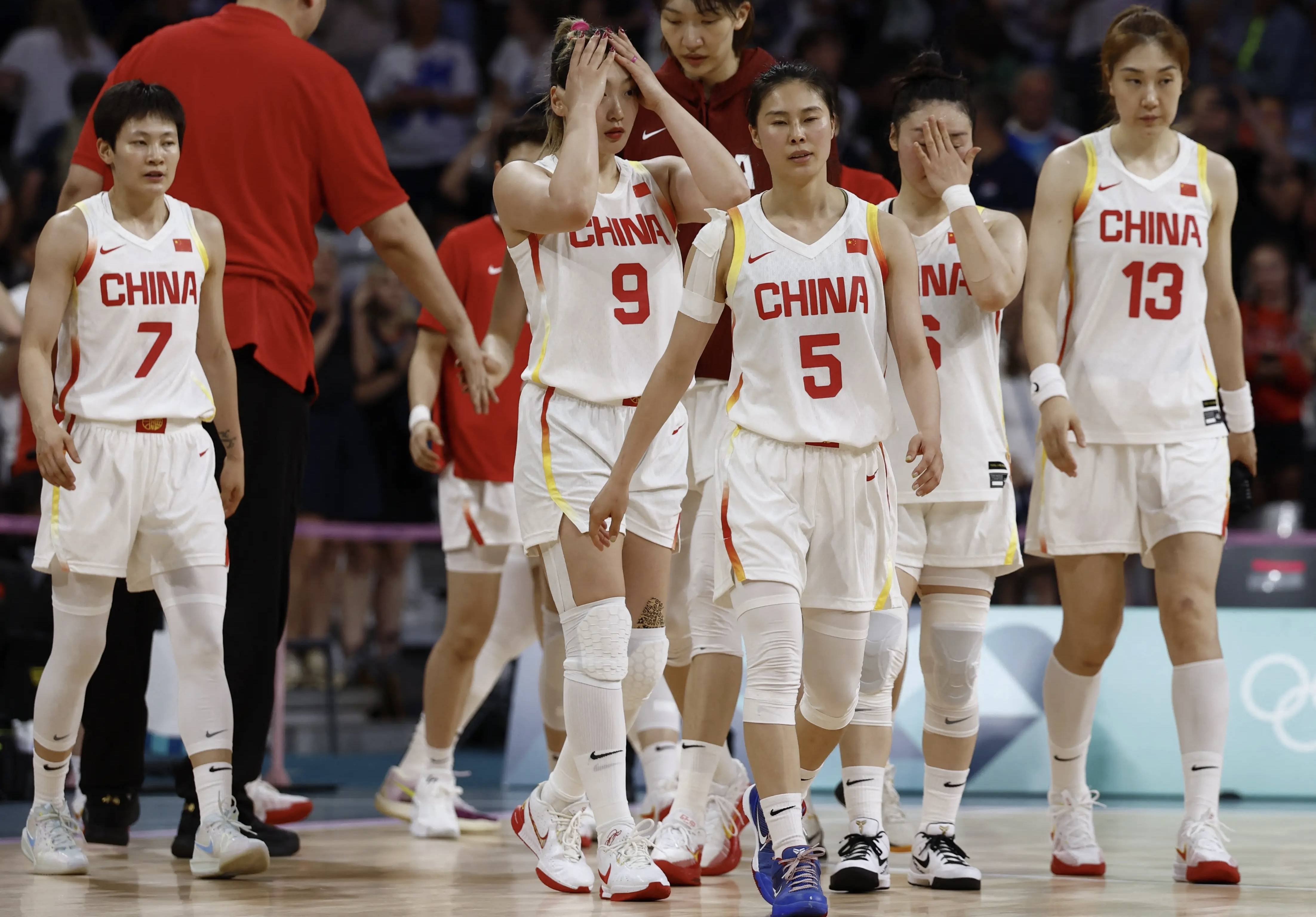 开云体育电脑版-组图：中国女篮备战波黑宫鲁鸣给张子宇开小灶的简单介绍