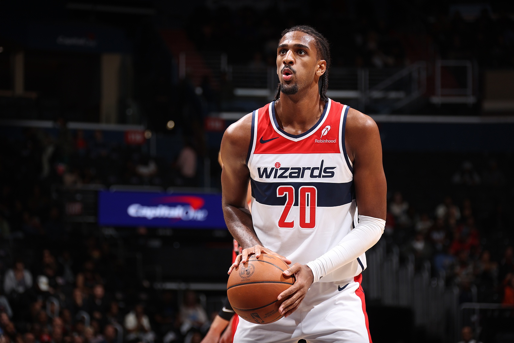 开云体育登录入口-关于2年500万！帕克正式签约！再见了，NBA最悲情的榜眼秀的信息