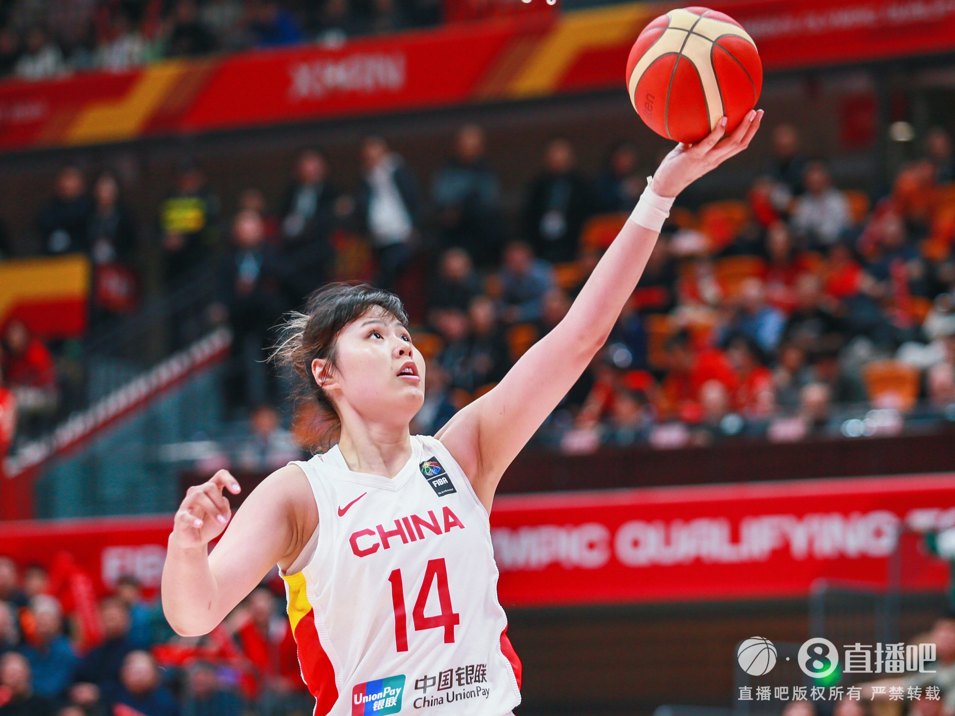 李月汝首发砍10分15板篮板创WNBA生涯新高的简单介绍